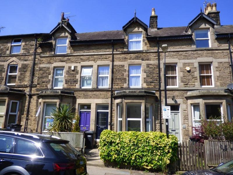 4 Bedroom House In Harrogate Town Centre Экстерьер фото