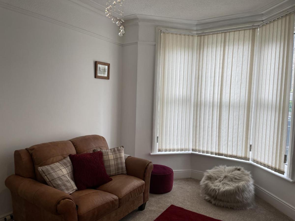 4 Bedroom House In Harrogate Town Centre Экстерьер фото