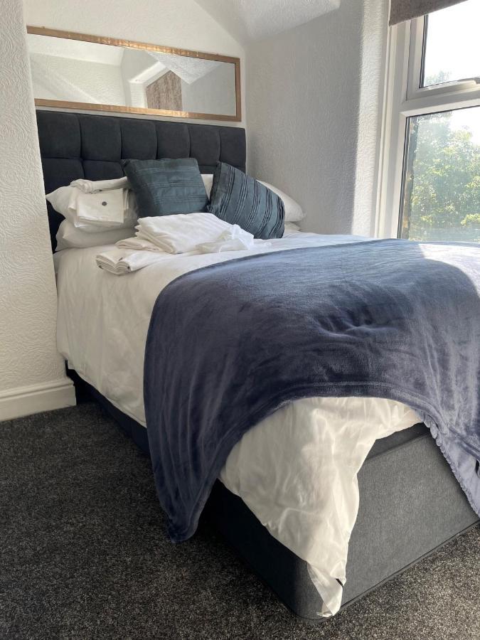4 Bedroom House In Harrogate Town Centre Экстерьер фото