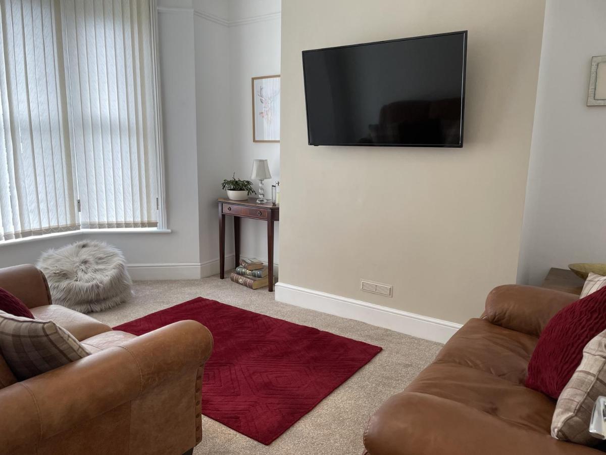 4 Bedroom House In Harrogate Town Centre Экстерьер фото