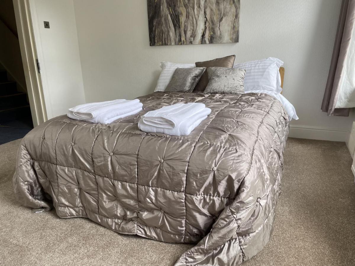 4 Bedroom House In Harrogate Town Centre Экстерьер фото